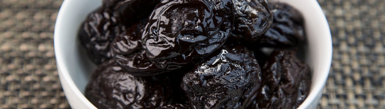 Як зробити домашнє вино з чорносливу