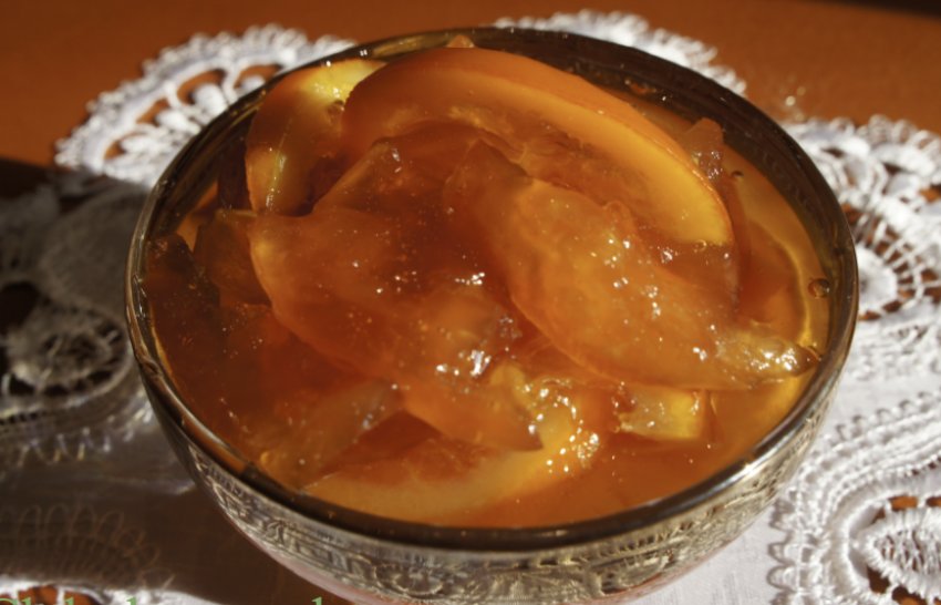 Яблучне варення з апельсином часточками