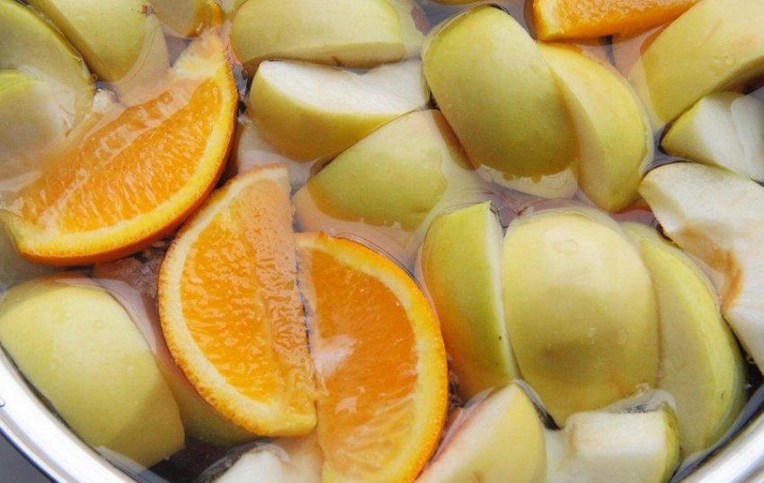 Компот із яблук и апельсина Компот із яблук и апельсина