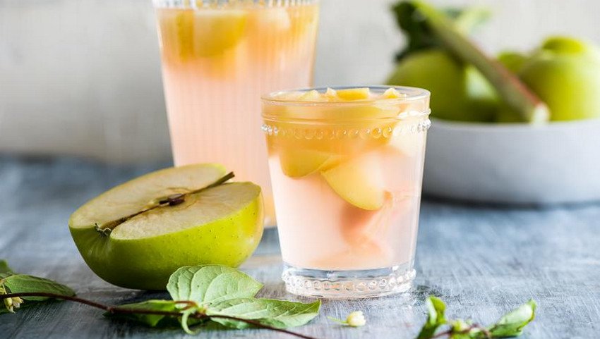 Компот із яблук и ревеня Компот із яблук и ревеня