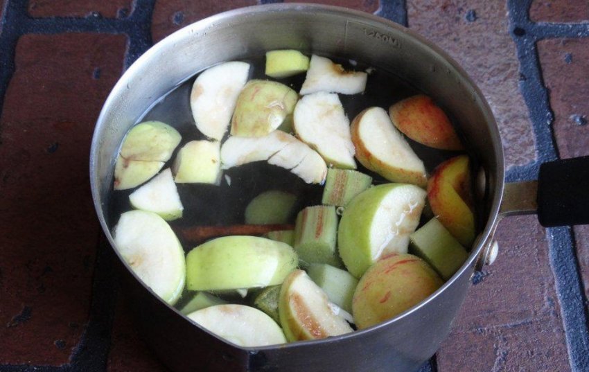 Компот із яблук и ревеня Компот із яблук и ревеня
