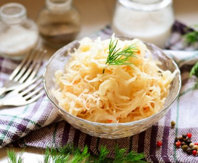 Найкращі покрокові рецепти заготовок капусти з горілкою на зиму