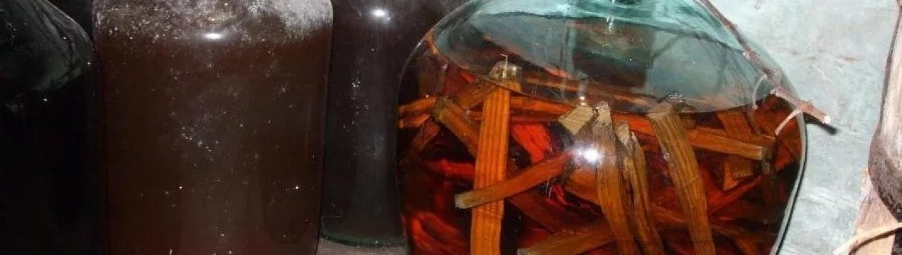Як зробити настоянку на самогоні на вишневій трісці