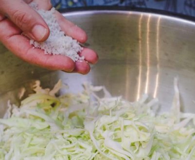 Скільки солі потрібно при засолюванні капусти на 1 кг?