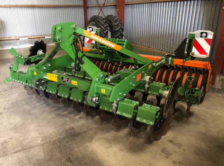 В Північній Ірландії запущена нова компактна дискова борона Amazone catros В Північній Ірландії запущена нова компактна дискова борона Amazone catros