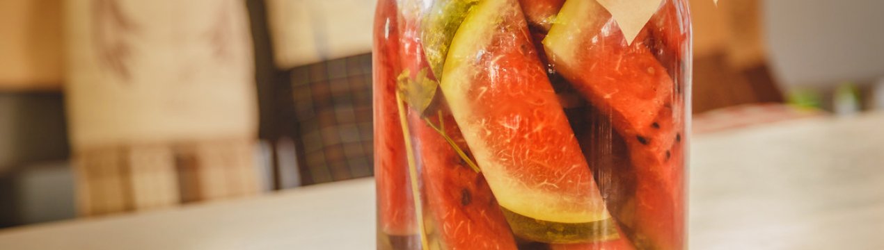 Найсмачніші рецепти заготовок консервованих кавунів без стерилізації на зиму