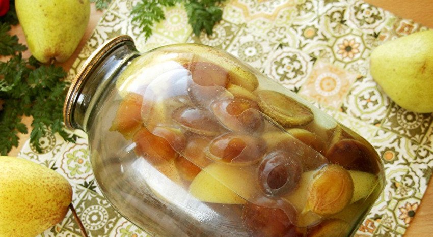 Компот із груш и слив Компот із груш и слив