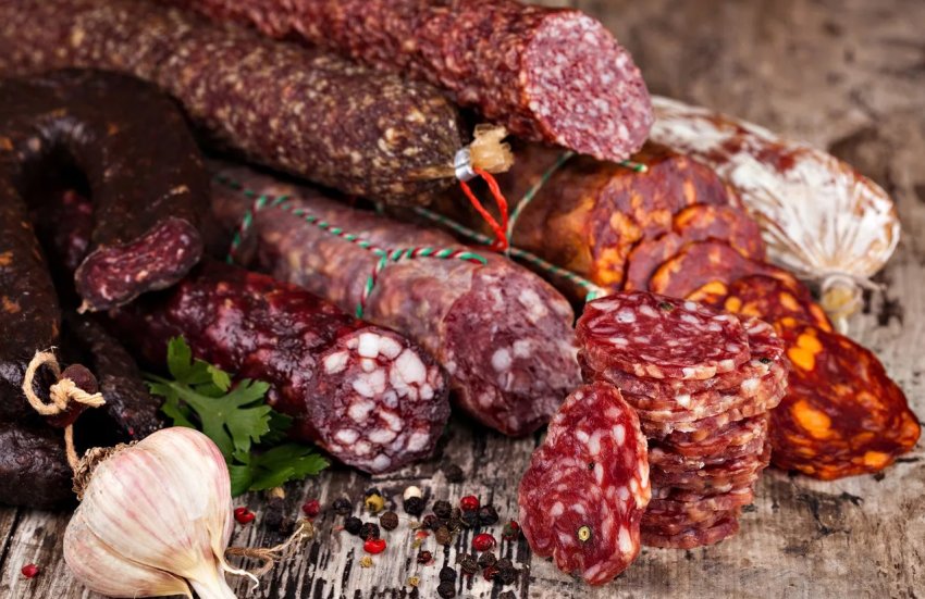 Приморських корів, птахів і свиней перетворять в ковбаски до пива