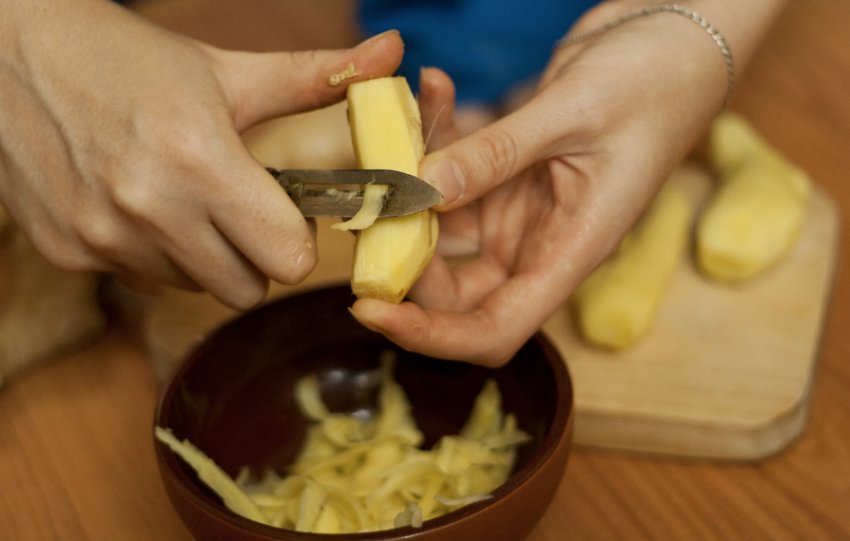 Як викликати місячні з допомогою імбиру