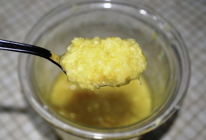 Імбирна суміш і лимоном і медом Імбирна суміш і лимоном і медом