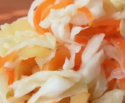 Найсмачніші рецепти маринованої капусти, залитої холодним маринадом