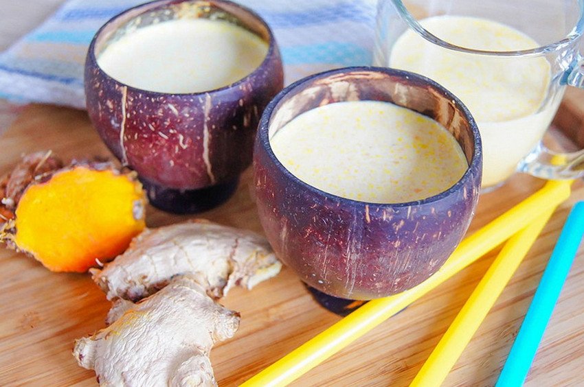 Молочний напій з імбиром і куркумою Молочний напій з імбиром і куркумою