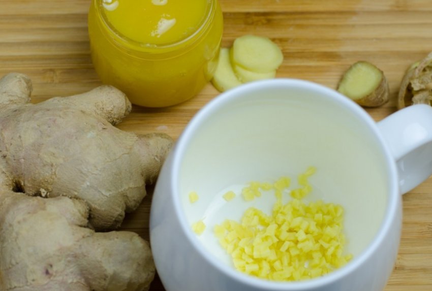 Натертий імбир з медом