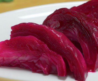 Капуста з буряком на зиму: смачні рецепти, покроковий опис