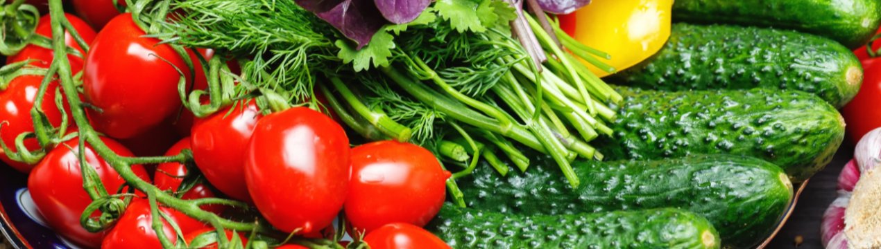 Помідорно-огіркове Підмосков'ї урізноманітнюють ягідними кущами