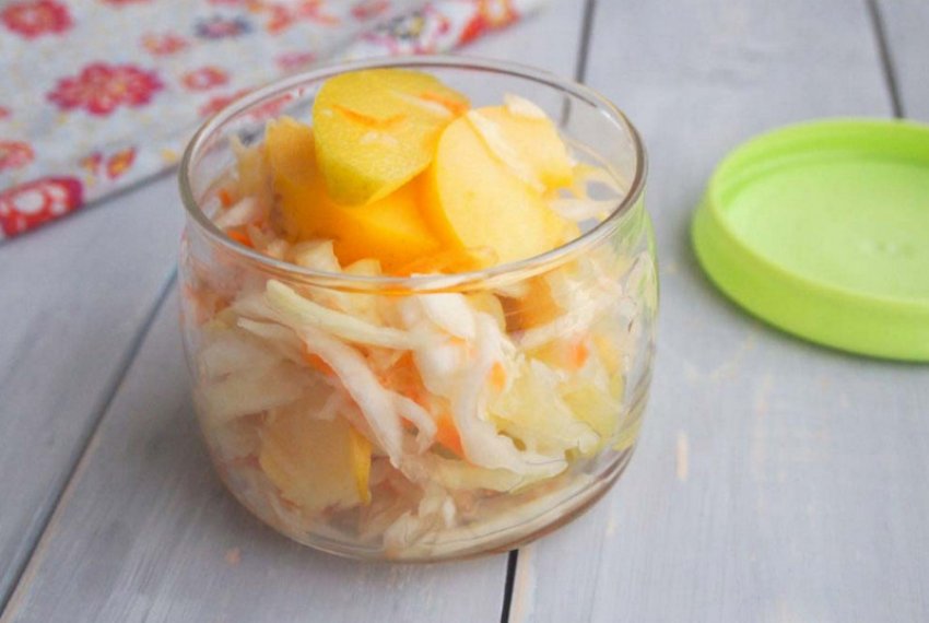 Квашена капуста з яблуками Квашена капуста з яблуками