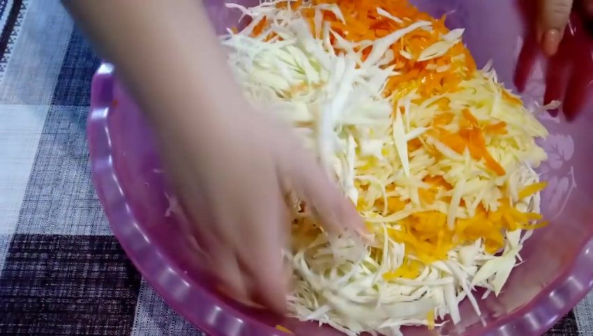 капуста квашенная рецепт с яблоками и морковью. Смотреть фото капуста квашенная рецепт с яблоками и морковью. Смотреть картинку капуста квашенная рецепт с яблоками и морковью. Картинка про капуста квашенная рецепт с яблоками и морковью. Фото капуста квашенная рецепт с яблоками и морковью