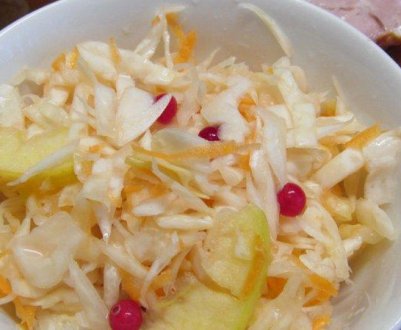 Як правильно заквасити капусту з яблуками?