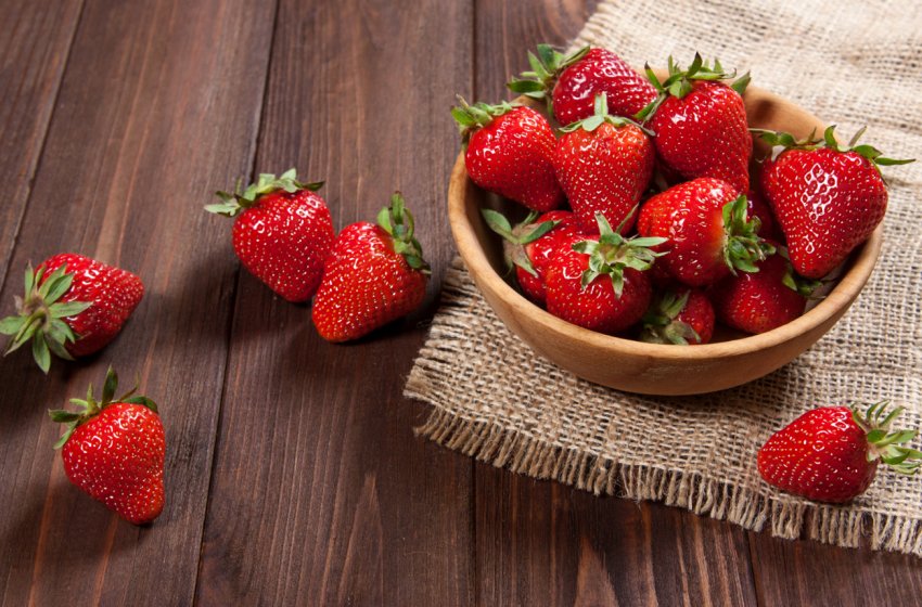 Фермери Південної України змушені передчасно закінчити збір полуниці