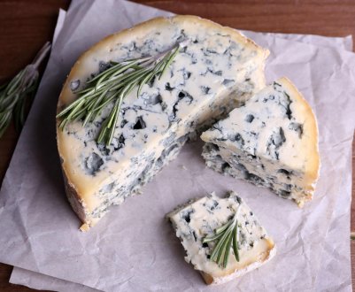  Сир в кропиві, сир з кавою і інші дивовижні продукти готує сыровар з Кременчука