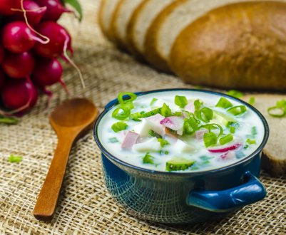 Експерти рекомендують росіянам готувати окрошку з фермерських овочів і органічної «молочки»