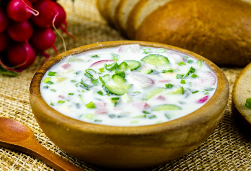 Експерти рекомендують росіянам готувати окрошку з фермерських овочів і органічної «молочки»