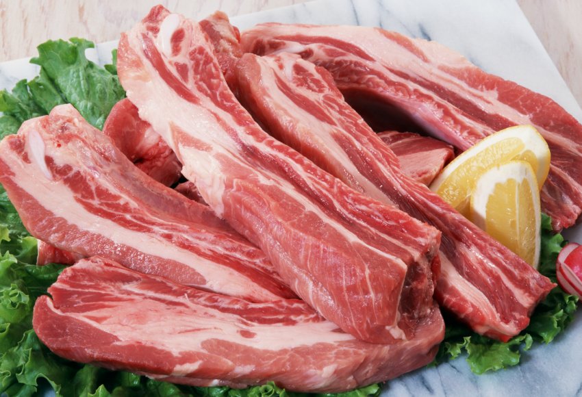 Російські скотарі знижують ціну на курятину та свинину Російські скотарі знижують ціну на курятину та свинину