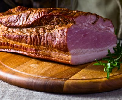 Російські скотарі знижують ціну на курятину та свинину