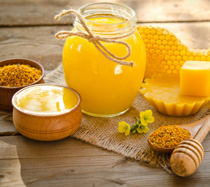 Хустські бджолярі готують лікувальні препарати з меду, прополісу і пилку