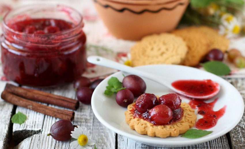 Варення з аґрусу Варення з аґрусу