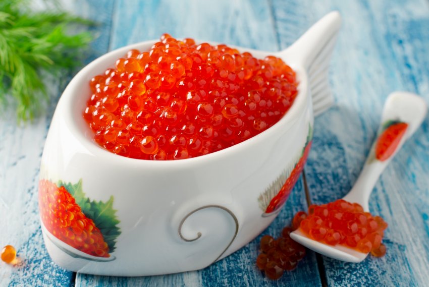 Підмосковний завод кожен місяць буде пакувати російську рибу в мільйон консервних банок