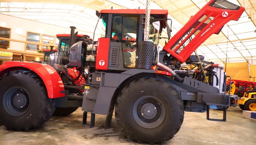 Талановитий механізатор з Пензи отримав унікальний трактор і готується до поїздки в США