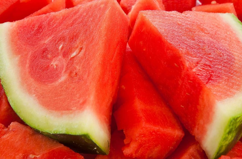 Сезон кавунів на Закарпатті почався на місяць раніше, ніж зазвичай.